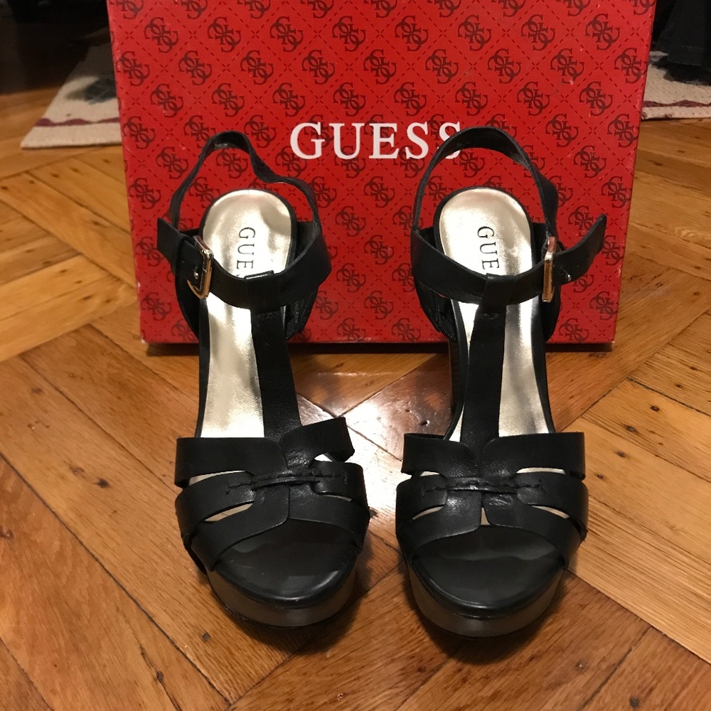 GUESS Platform Sandal size 6.5